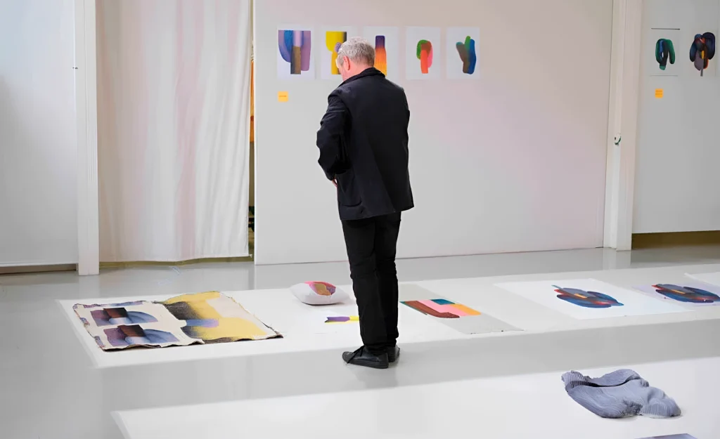 Ronan Bouroullec during the creative session with HOMME PLISSÉ ISSEY MIYAKE-1