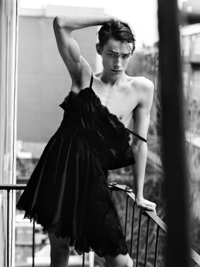 Alessio-Boni-man-photoshoot-dress-black-and-white